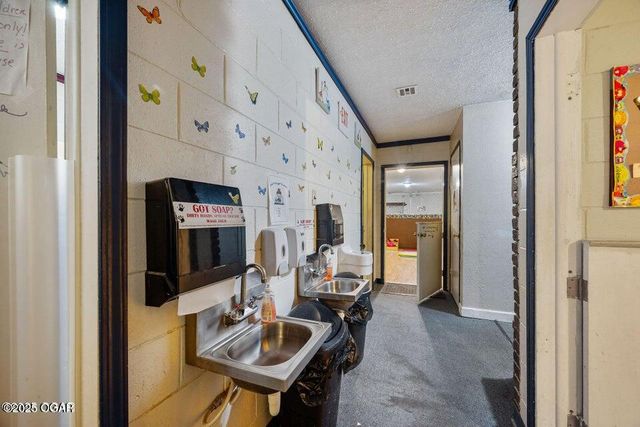 101 E Plaza Drive, Joplin, MO 64804