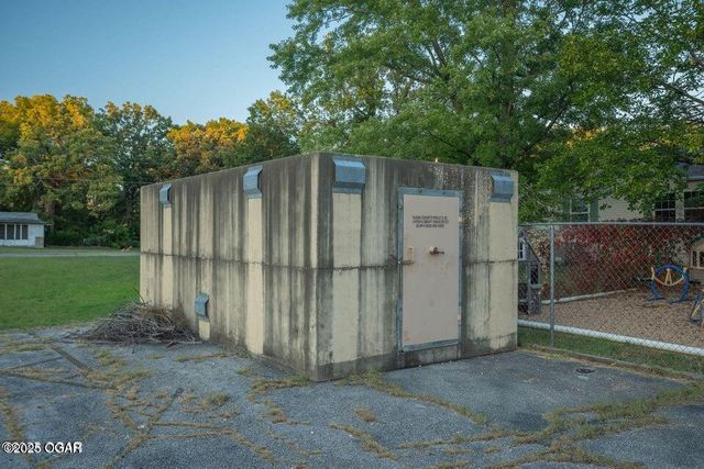 101 E Plaza Drive, Joplin, MO 64804