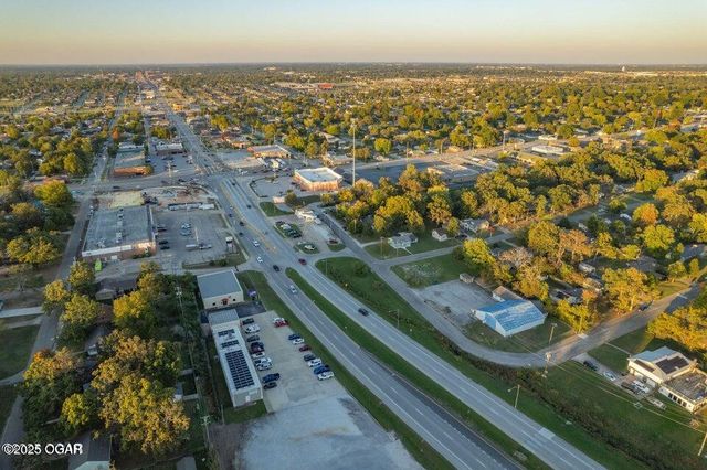 101 E Plaza Drive, Joplin, MO 64804