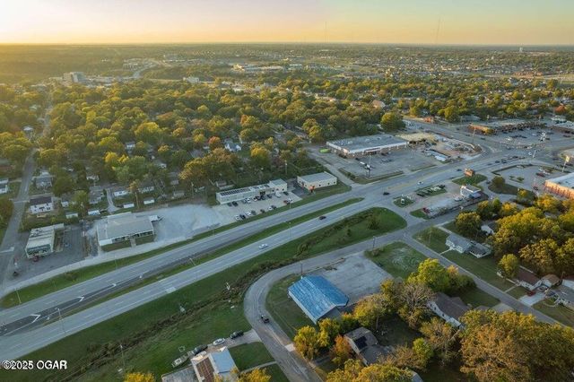 101 E Plaza Drive, Joplin, MO 64804