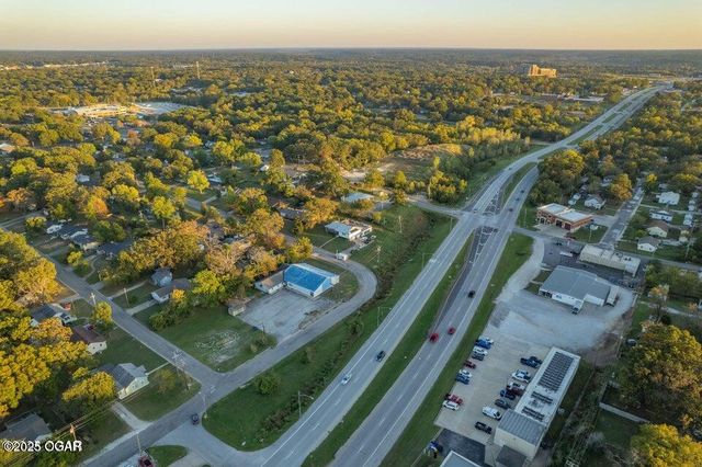 101 E Plaza Drive, Joplin, MO 64804