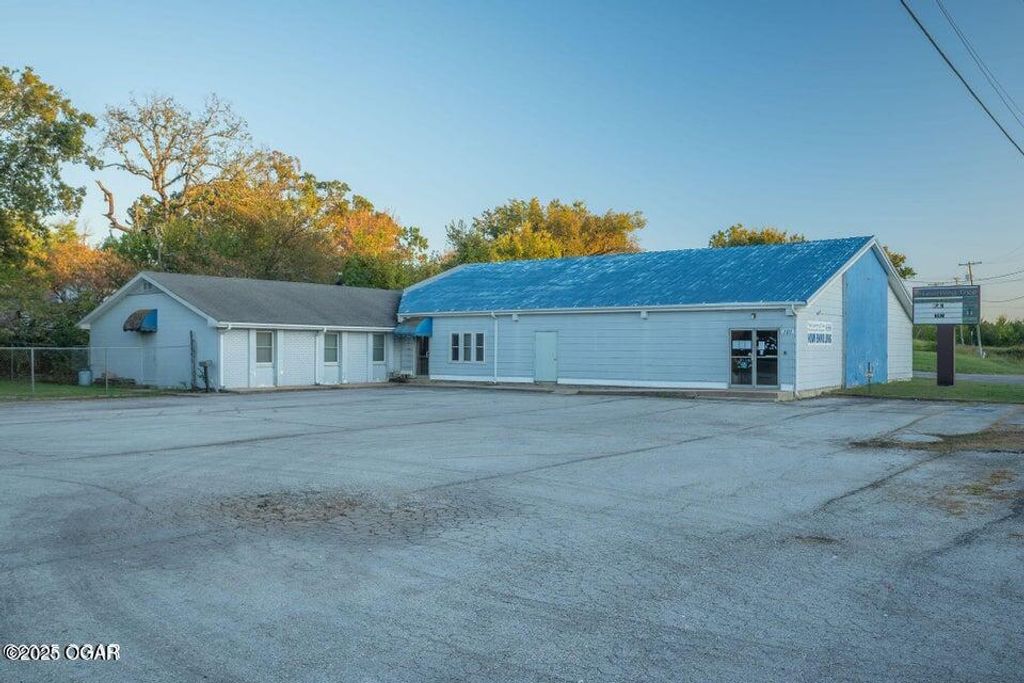 101 E Plaza Drive, Joplin, MO 64804