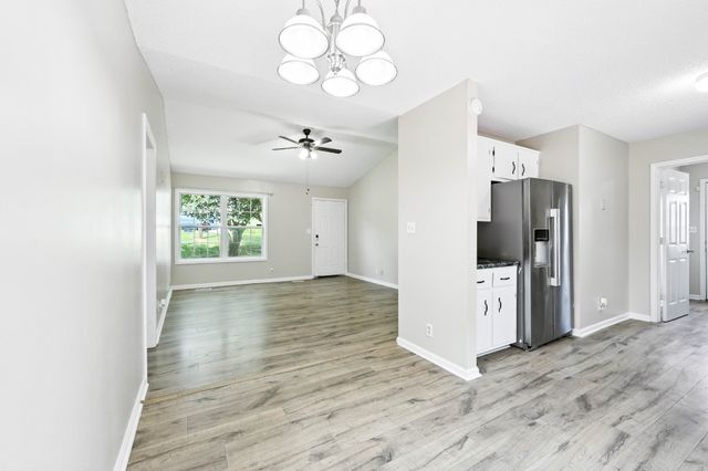 354 Donna Dr, Clarksville, TN 37042