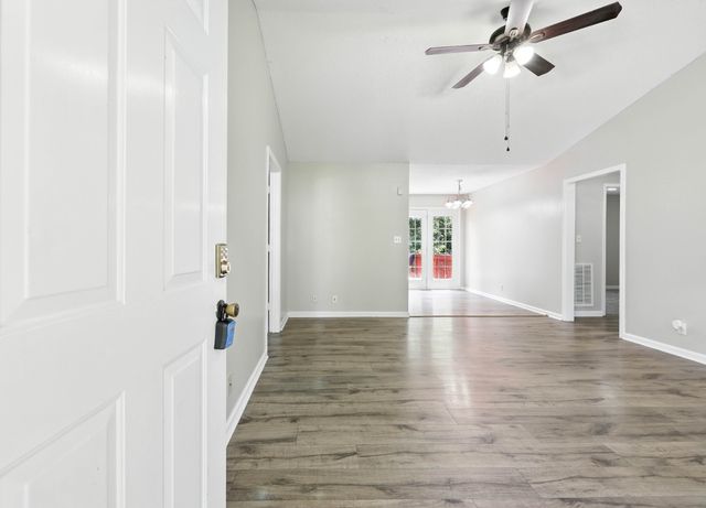 354 Donna Dr, Clarksville, TN 37042