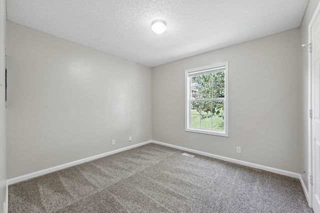 354 Donna Dr, Clarksville, TN 37042