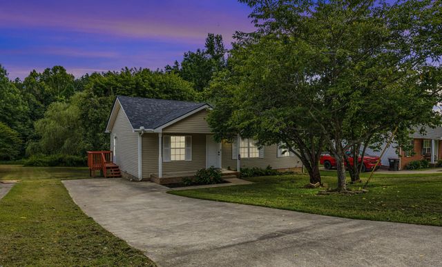 354 Donna Dr, Clarksville, TN 37042