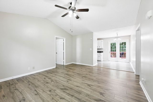 354 Donna Dr, Clarksville, TN 37042