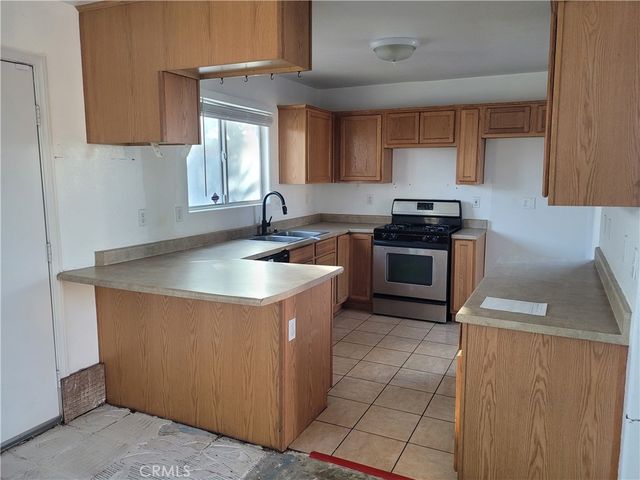 25064 Avenida Laredo, Barstow, CA 92311