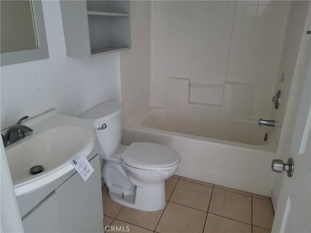 25064 Avenida Laredo, Barstow, CA 92311