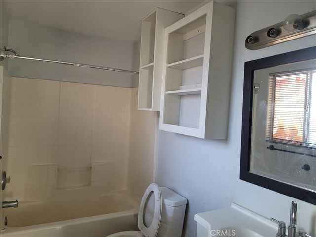 25064 Avenida Laredo, Barstow, CA 92311