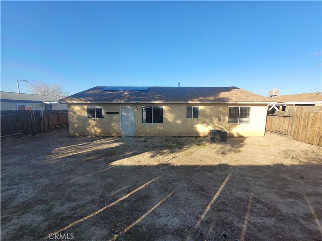 25064 Avenida Laredo, Barstow, CA 92311