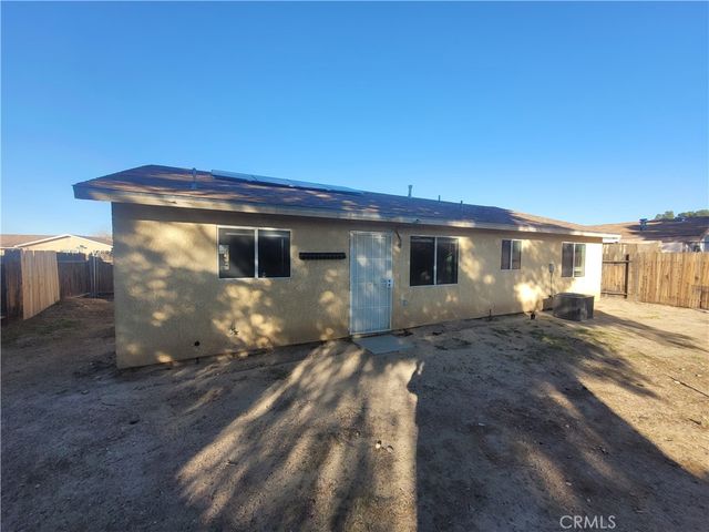 25064 Avenida Laredo, Barstow, CA 92311