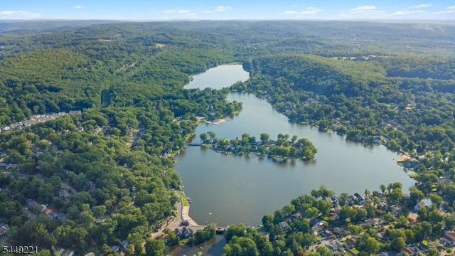 19 Cliffside Trl, Denville Twp., NJ 07834