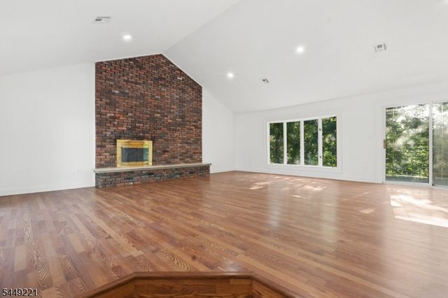 19 Cliffside Trl, Denville Twp., NJ 07834