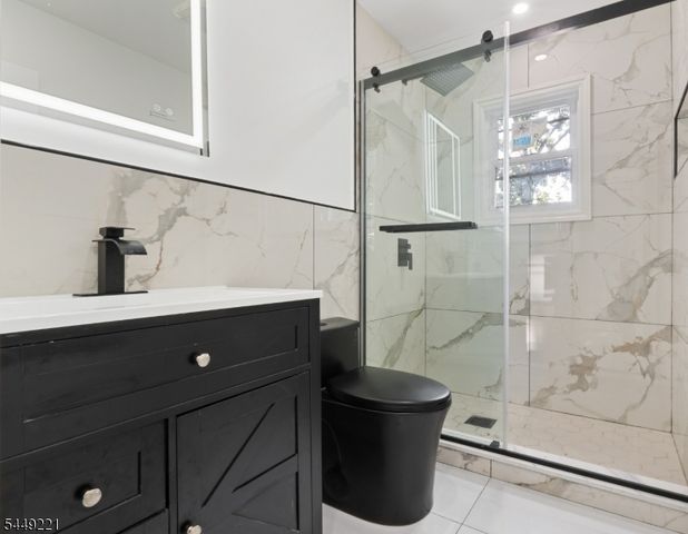 19 Cliffside Trl, Denville Twp., NJ 07834