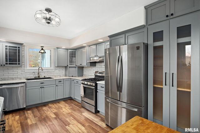 6311 RIVIERA Court, Peoria, IL 61614