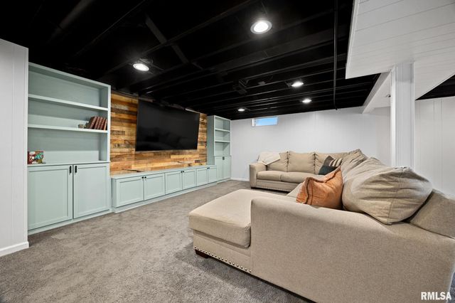 6311 RIVIERA Court, Peoria, IL 61614