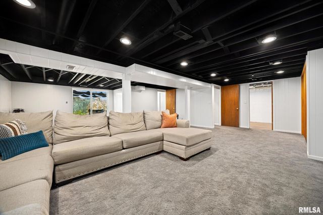 6311 RIVIERA Court, Peoria, IL 61614