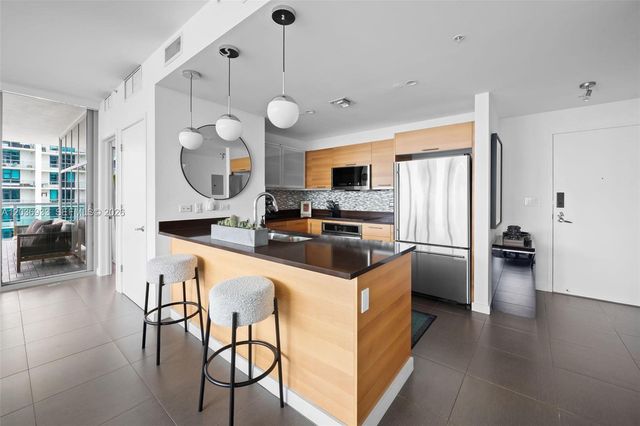 3301 NE 1st Ave H1802, Miami, FL 33137