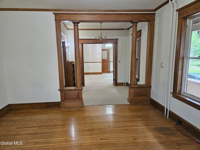 8 Schonowee Avenue, Scotia, NY 12302