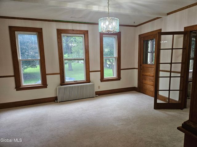 8 Schonowee Avenue, Scotia, NY 12302