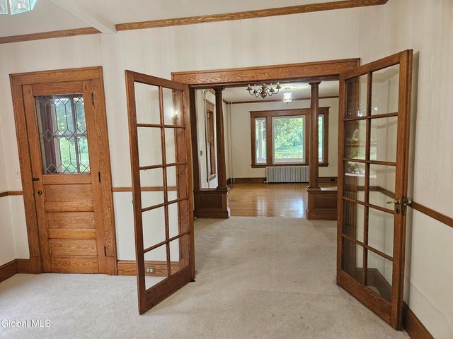 8 Schonowee Avenue, Scotia, NY 12302