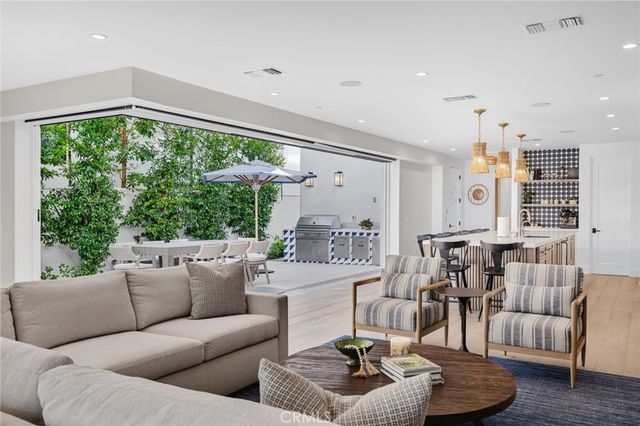 225 Jasmine, Corona Del Mar, CA 92625