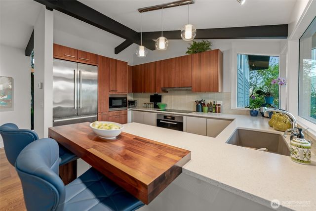17825 NE 9th Street, Bellevue, WA 98008