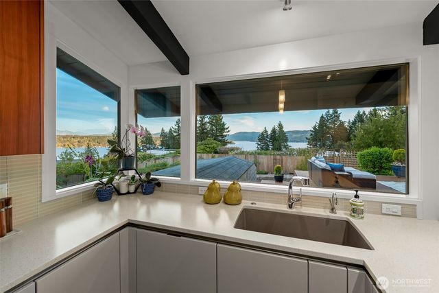 17825 NE 9th Street, Bellevue, WA 98008
