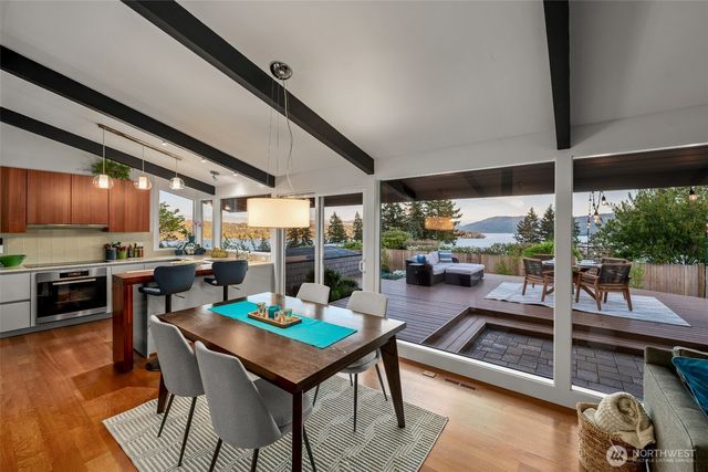 17825 NE 9th Street, Bellevue, WA 98008