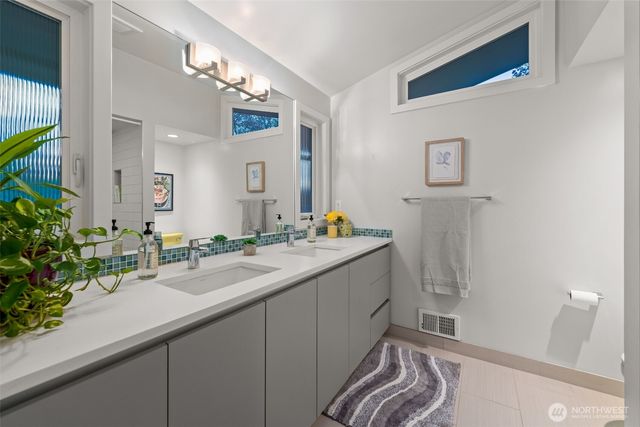 17825 NE 9th Street, Bellevue, WA 98008