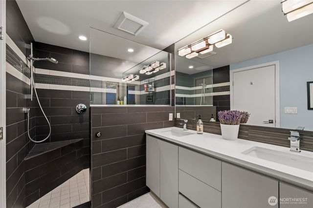 17825 NE 9th Street, Bellevue, WA 98008