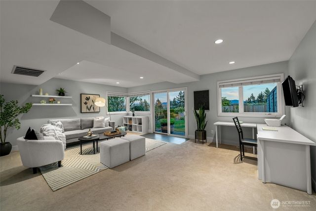 17825 NE 9th Street, Bellevue, WA 98008