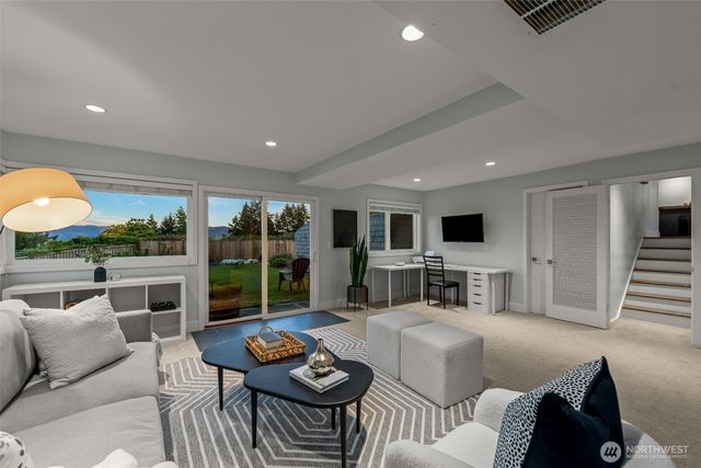 17825 NE 9th Street, Bellevue, WA 98008