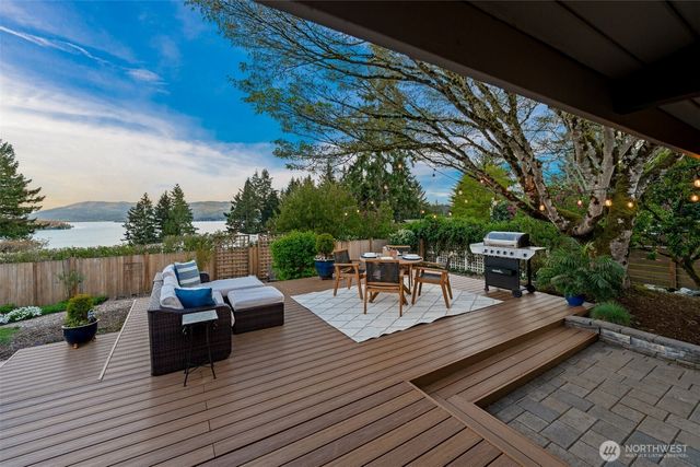 17825 NE 9th Street, Bellevue, WA 98008