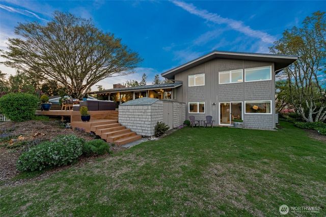 17825 NE 9th Street, Bellevue, WA 98008
