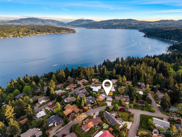17825 NE 9th Street, Bellevue, WA 98008