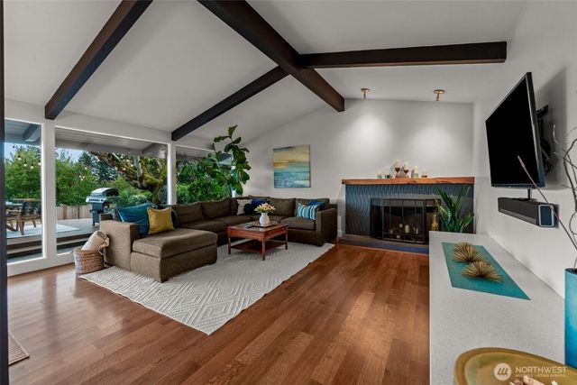 17825 NE 9th Street, Bellevue, WA 98008