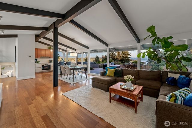 17825 NE 9th Street, Bellevue, WA 98008