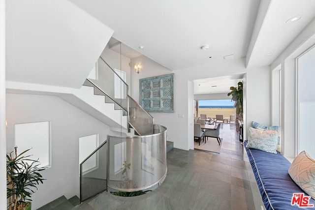 1341 Palisades Beach Road, Santa Monica, CA 90401