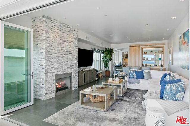 1341 Palisades Beach Road, Santa Monica, CA 90401