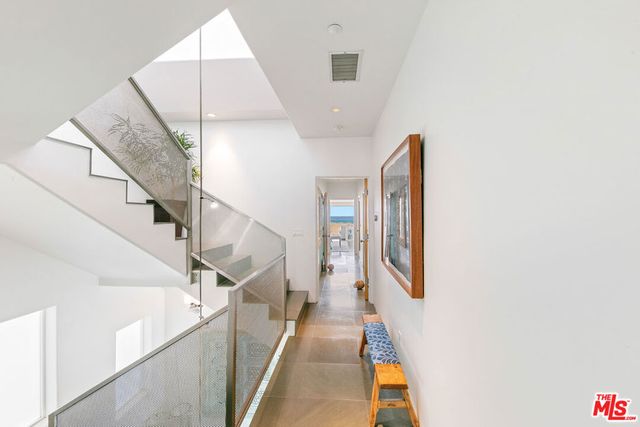 1341 Palisades Beach Road, Santa Monica, CA 90401