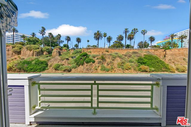 1341 Palisades Beach Road, Santa Monica, CA 90401