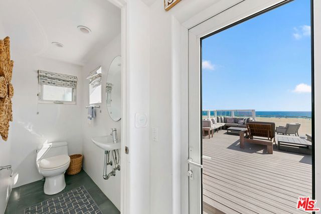 1341 Palisades Beach Road, Santa Monica, CA 90401
