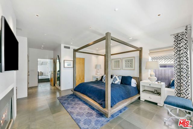 1341 Palisades Beach Road, Santa Monica, CA 90401