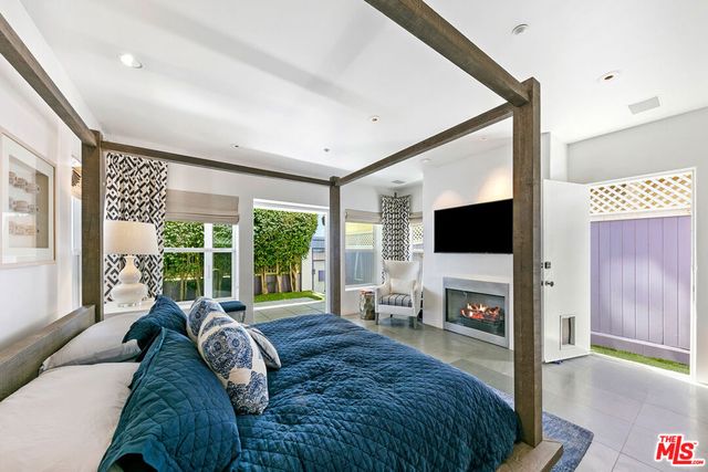 1341 Palisades Beach Road, Santa Monica, CA 90401