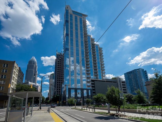 333 W Trade Street 2005, Charlotte, NC 28202