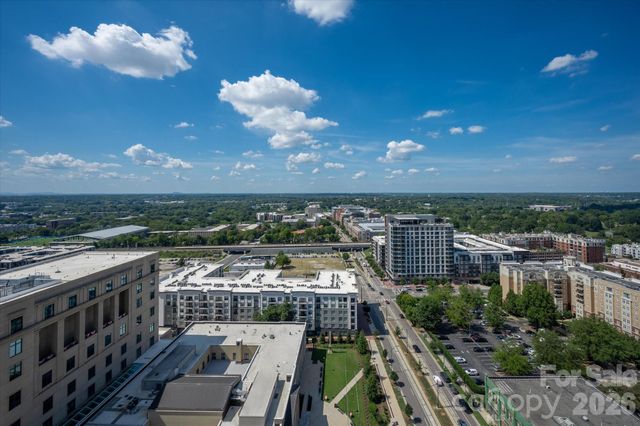 333 W Trade Street 2005, Charlotte, NC 28202