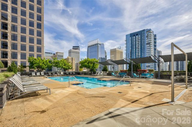 333 W Trade Street 2005, Charlotte, NC 28202