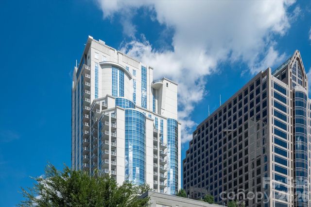 333 W Trade Street 2005, Charlotte, NC 28202